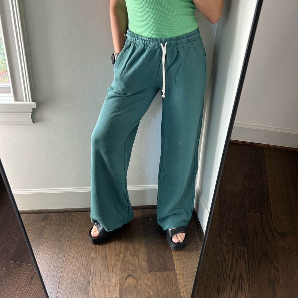 NWT Perfect White Tee Hailey Wideleg Sweatpants - Picture 8 of 8